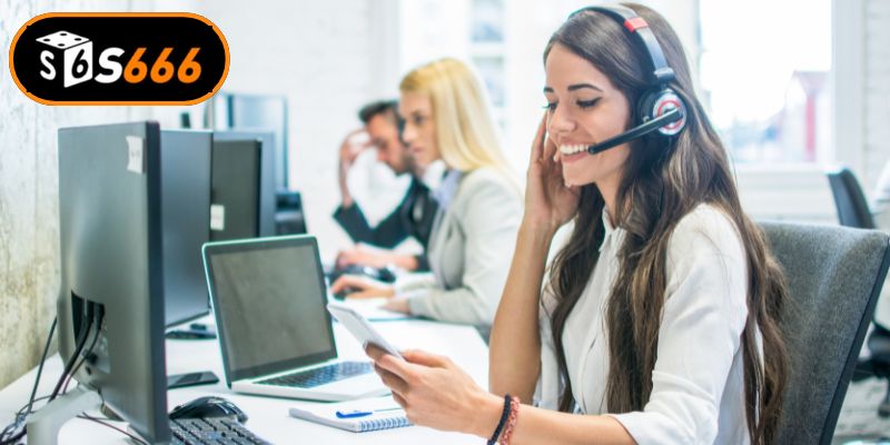 Đội ngũ nhân viên hỗ trợ khách hàng tận tâm chuyên nghiệp
